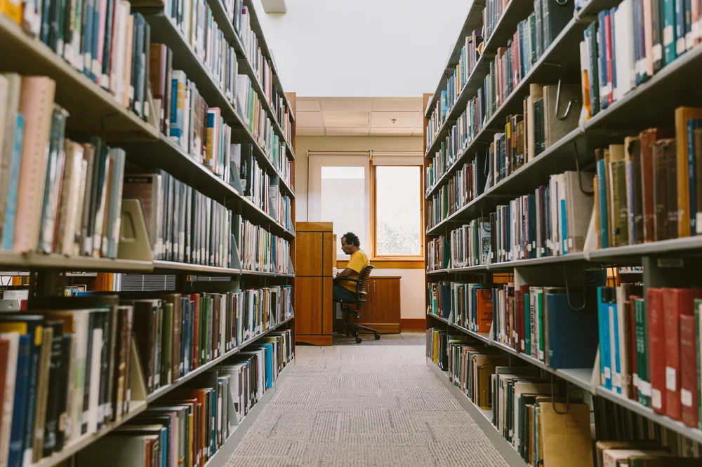 Anabaptist Mennonite Biblical Seminary MA student Workineh Yami of Adama/Nazareth, Oromia, Ethiopia, studies in the AMBS Library. (Credit: Brittany Purlee)