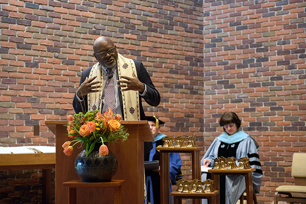 Commencement speaker Rev. Leonard Dow, Vice President of Community and Church Development for Everence, gives the address at Anabaptist Mennonite Biblical Seminary’s 2026 Commencement Service on May 2 in Elkhart, Indiana. (Credit: Jason Bryant/AMBS)